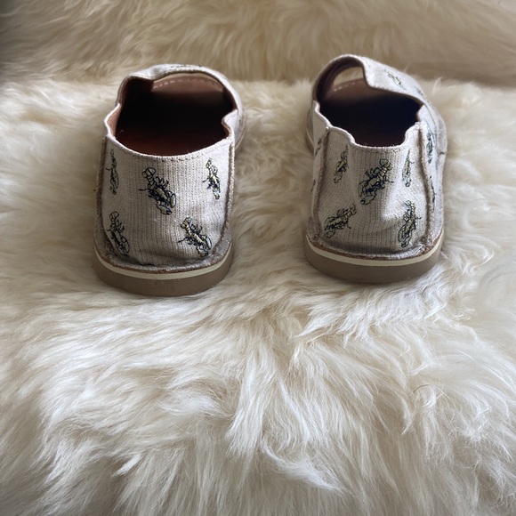 Coach Lobster Flats - Picture 4 of 11